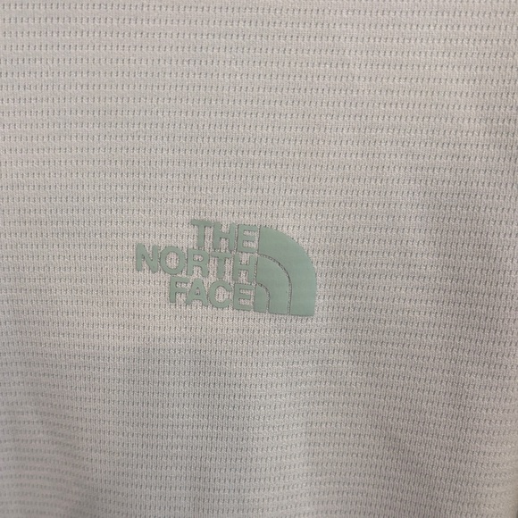 The North Face Light Green Pullover - Picture 2 of 4